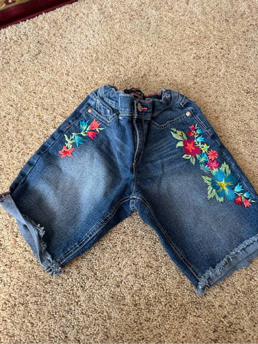 Girls flower denim shorts 🌺